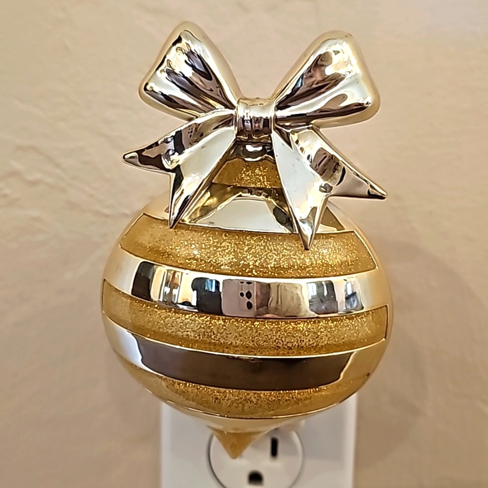 Wallflower Vintage Gold Ornament plug in diffuser